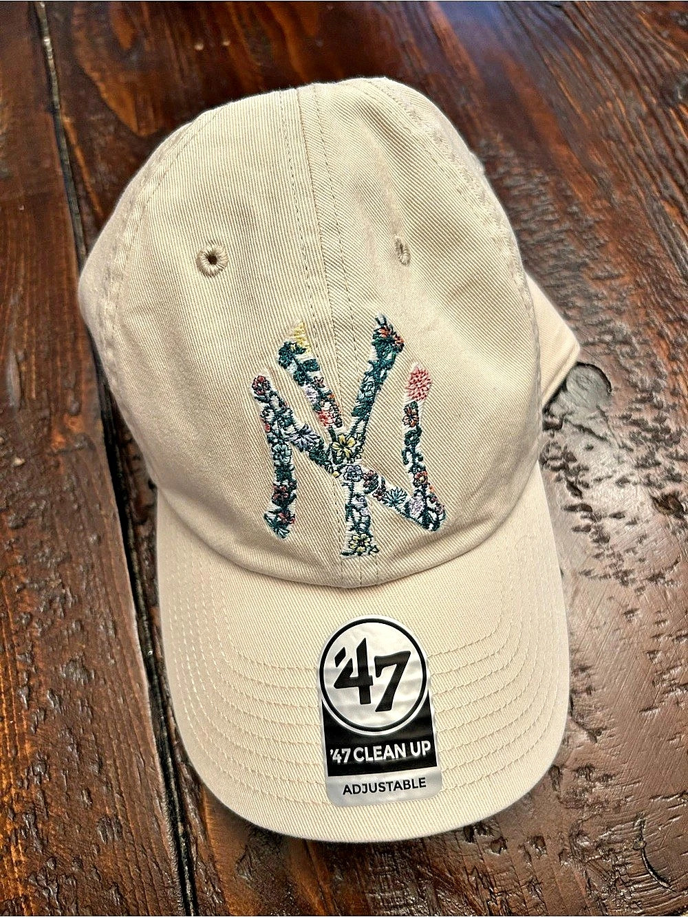 47 Clean Up New York Yankees Embroidered Cap in Cream NWT from anthropology